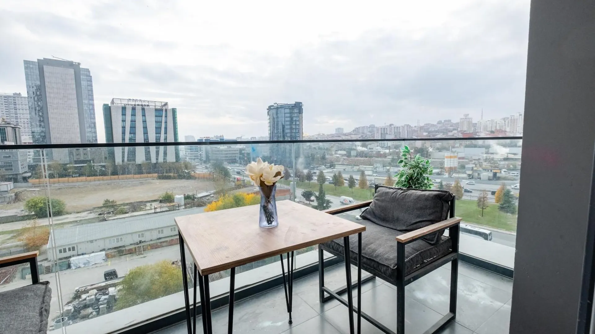 Lux Residence 1 Room 1 Saloon location